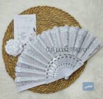 ⁦مروحة العروسة - مروحه بلاستيك ابيض * قماش منقوش - فضي⁩ - الصورة ⁦8⁩