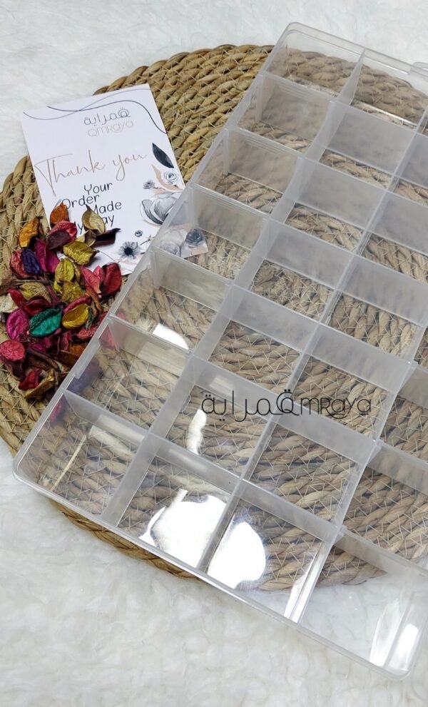 منظم للخيوط والخرز - 28 عين