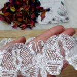 فراشات بيضا كبيرة