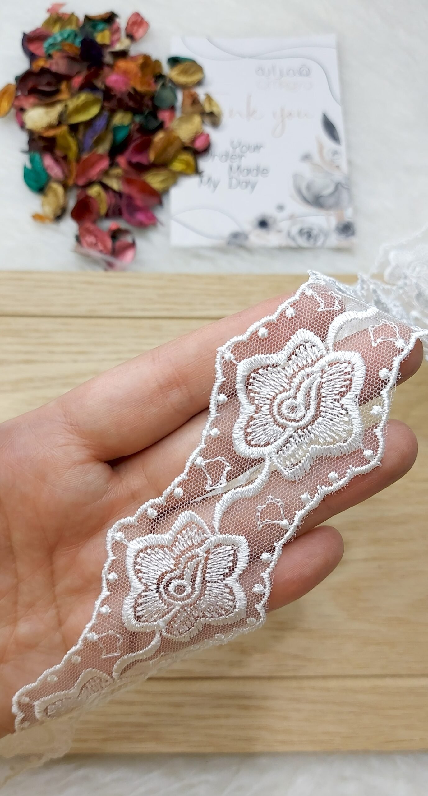 1- جوبير مصري وردة بلدي كبيره 5 سم – المتر 18ج, جوبير مصري / وردة بلدي كبيره - الصورة 1