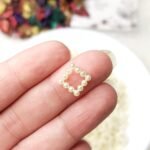 اكليريك - مربع مفرغ / اوف وايت