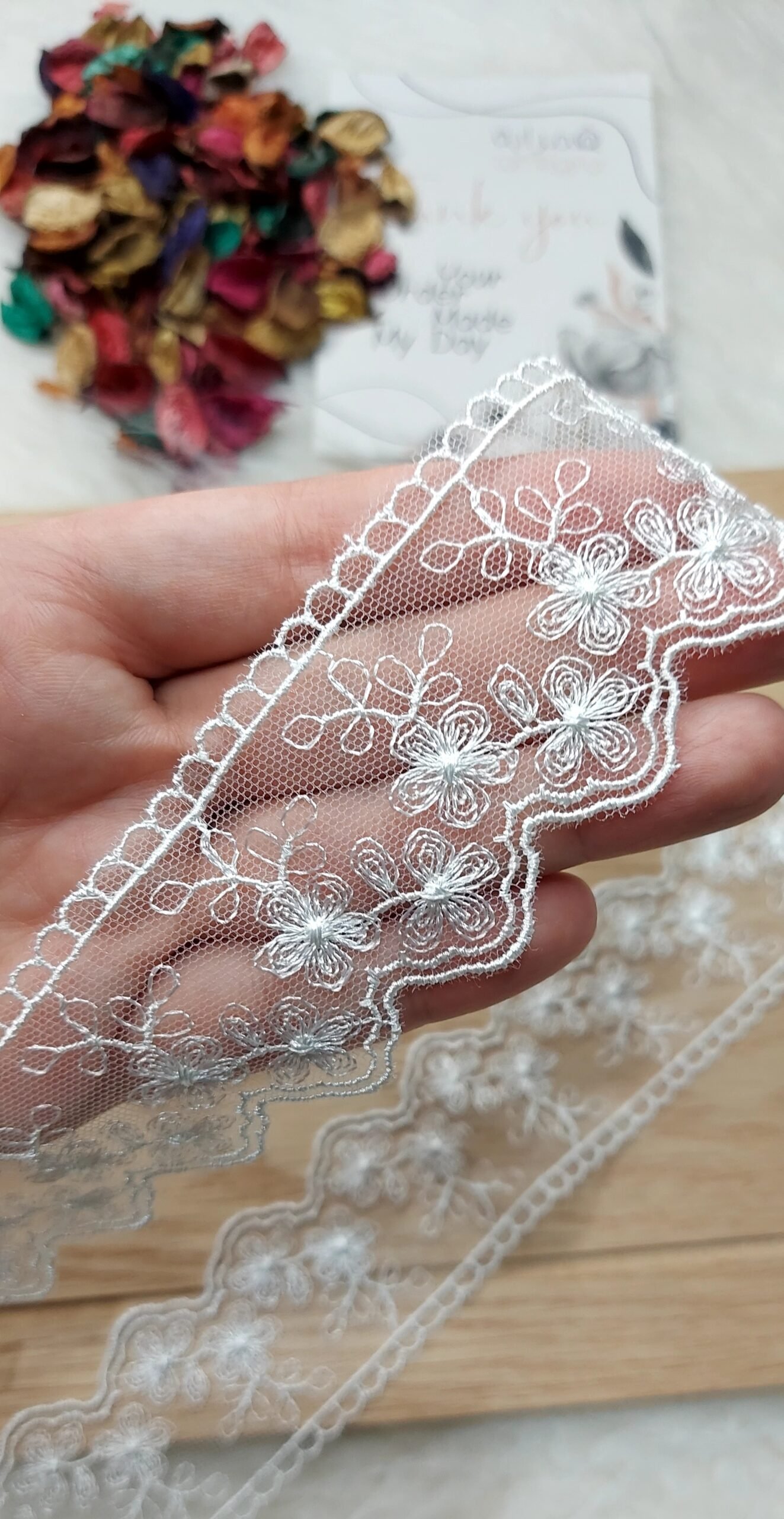 11- جوبير تركي - وردة ثنائيه - عرض 4 سم - المتر ب 25ج, جوبير تركي - وردة ثنائيه - الصورة 1