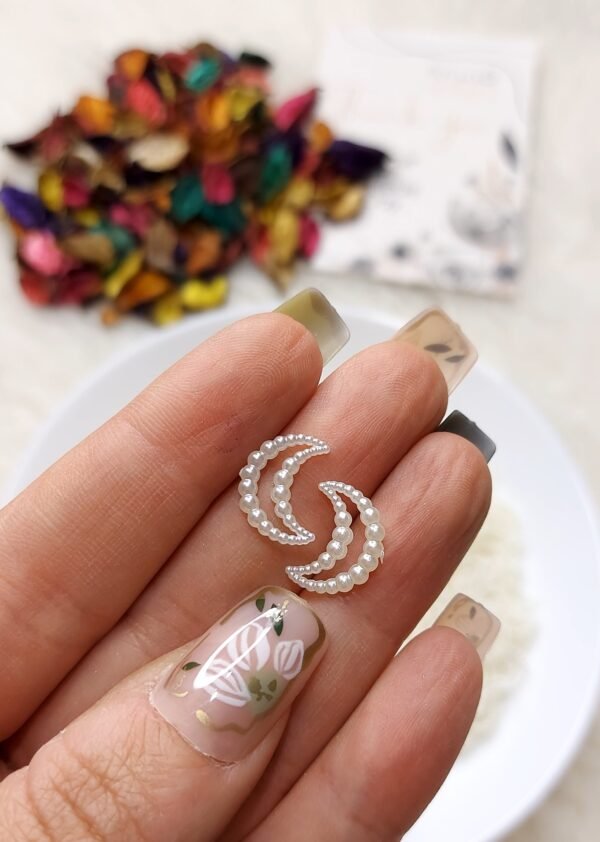 اكليريك - هلال مفرغ / اوف وايت