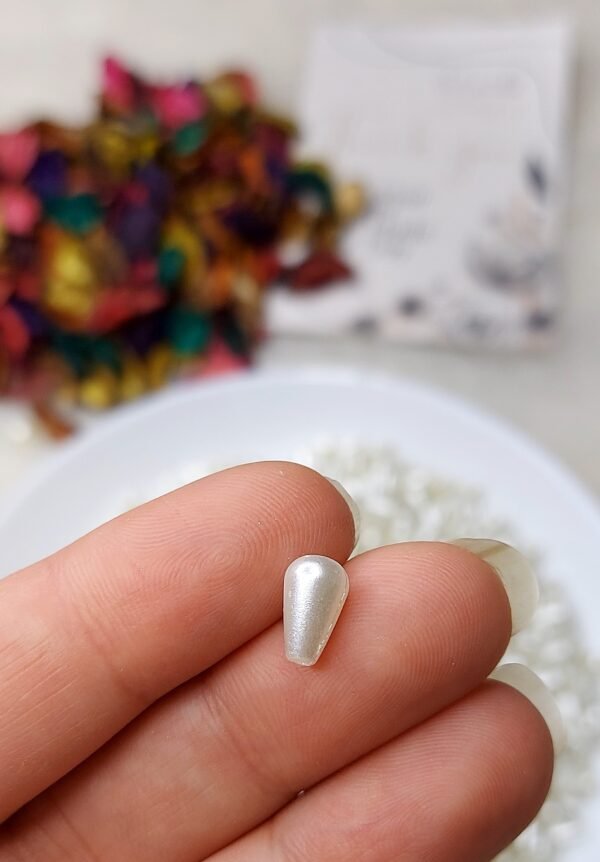 اكليريك - قطرة / اوف وايت