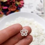 اكليريك - ورده مفرغه / اوف وايت