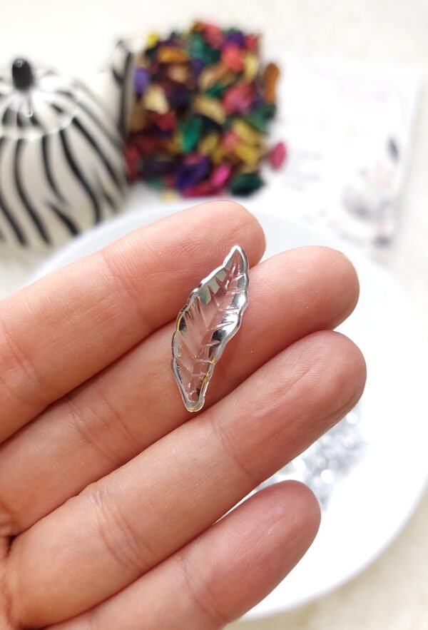 فضيات - ورق شجر ملولو / شفاف فضي / صغير