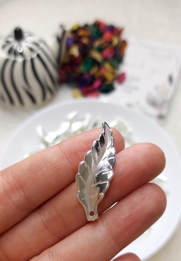 فضيات - ورق شجر ملولو / ابيض في فضي