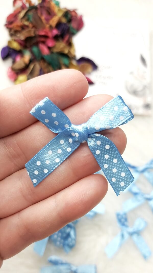 فيونكات البيبي - لبني منقط