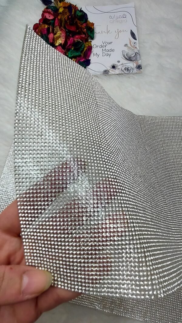 قطعة استراس فضي