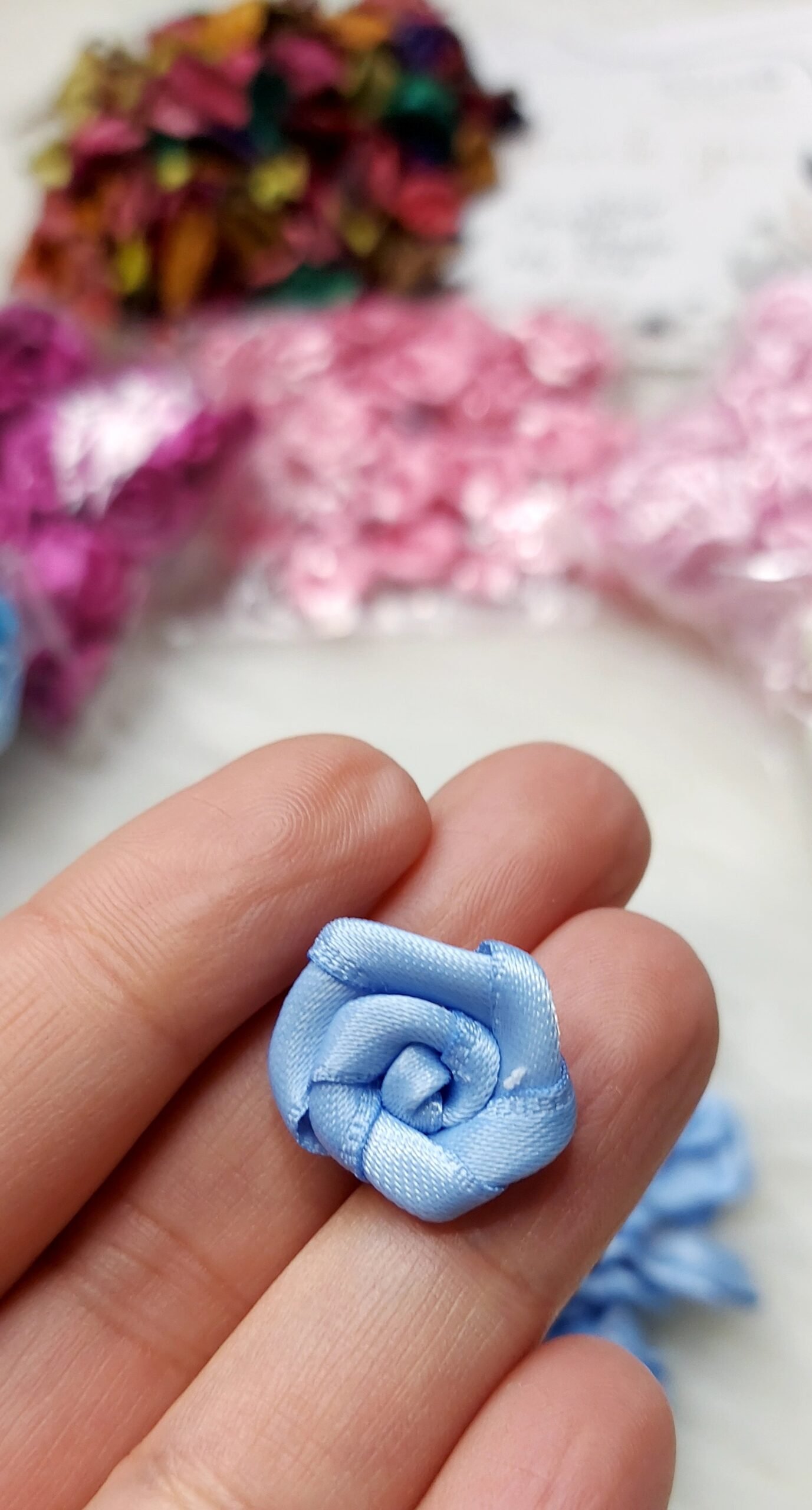 4- ورد ستان - لبني ورد ستان - لبني - الصورة 1