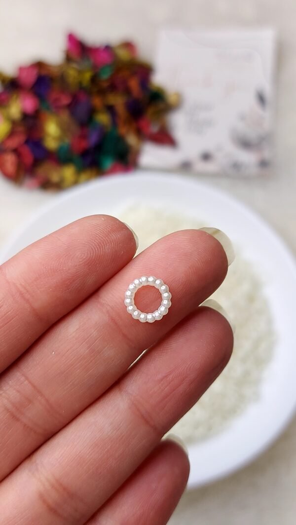 اكليريك - دايرة مفرغة صغيرة