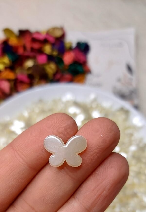 اكليريك - فراشة / صغيرة