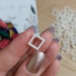 اكليريك - مربع مفرغ / ابيض