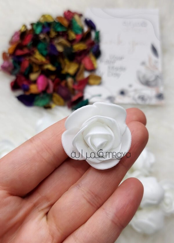 ورد فوم ابيض / صغيرة