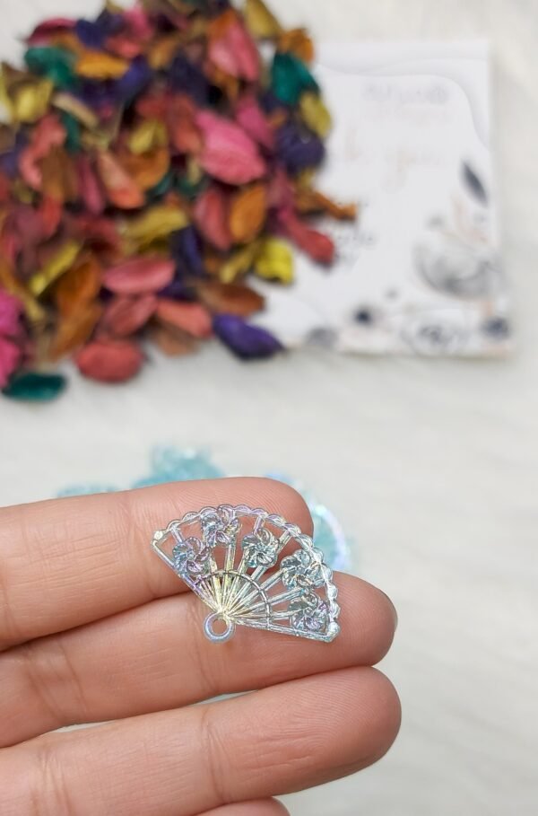 اكليريك ملون - مروحة ملونة - جنجاه لبني