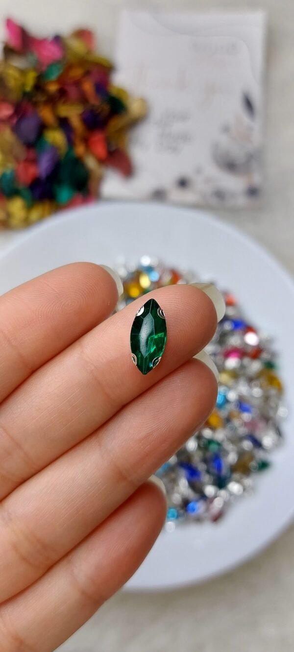 فصوص - فضي / عين حصان كبيره