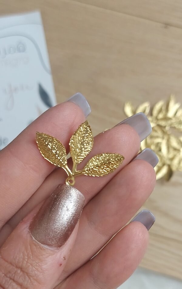 دهبيات - ورق شجر ثلاثي دهبي / معدن