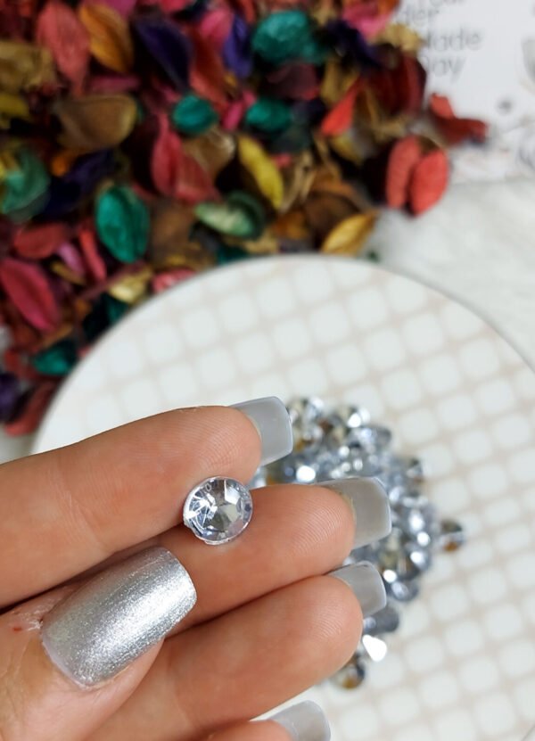 فصوص - فضي / فص شفاف - مخروطي