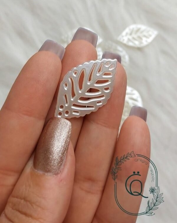 اكليريك - ورق شجر