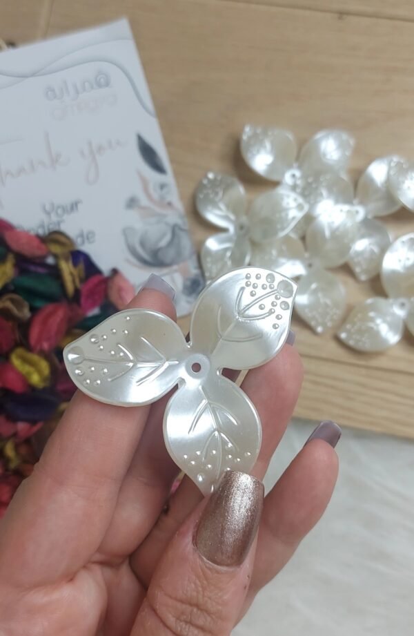 ورد اكليريك - ورد ثلاثي