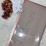 تغليف الورد - كافيه بخط دهبي