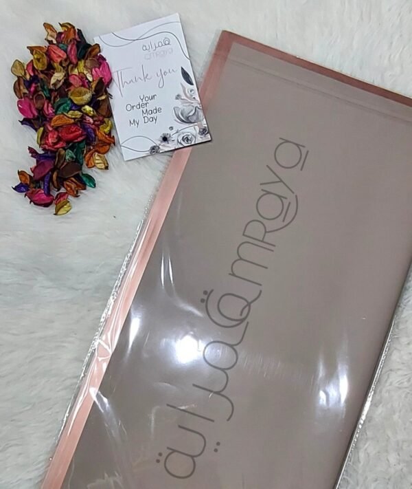 تغليف الورد - كافيه بخط دهبي