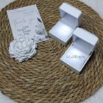 علب الخواتم – ابيض / مضيئه - اكليريك لامع 1