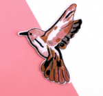 طائر ملون مطرز - مستورد  (يمين)